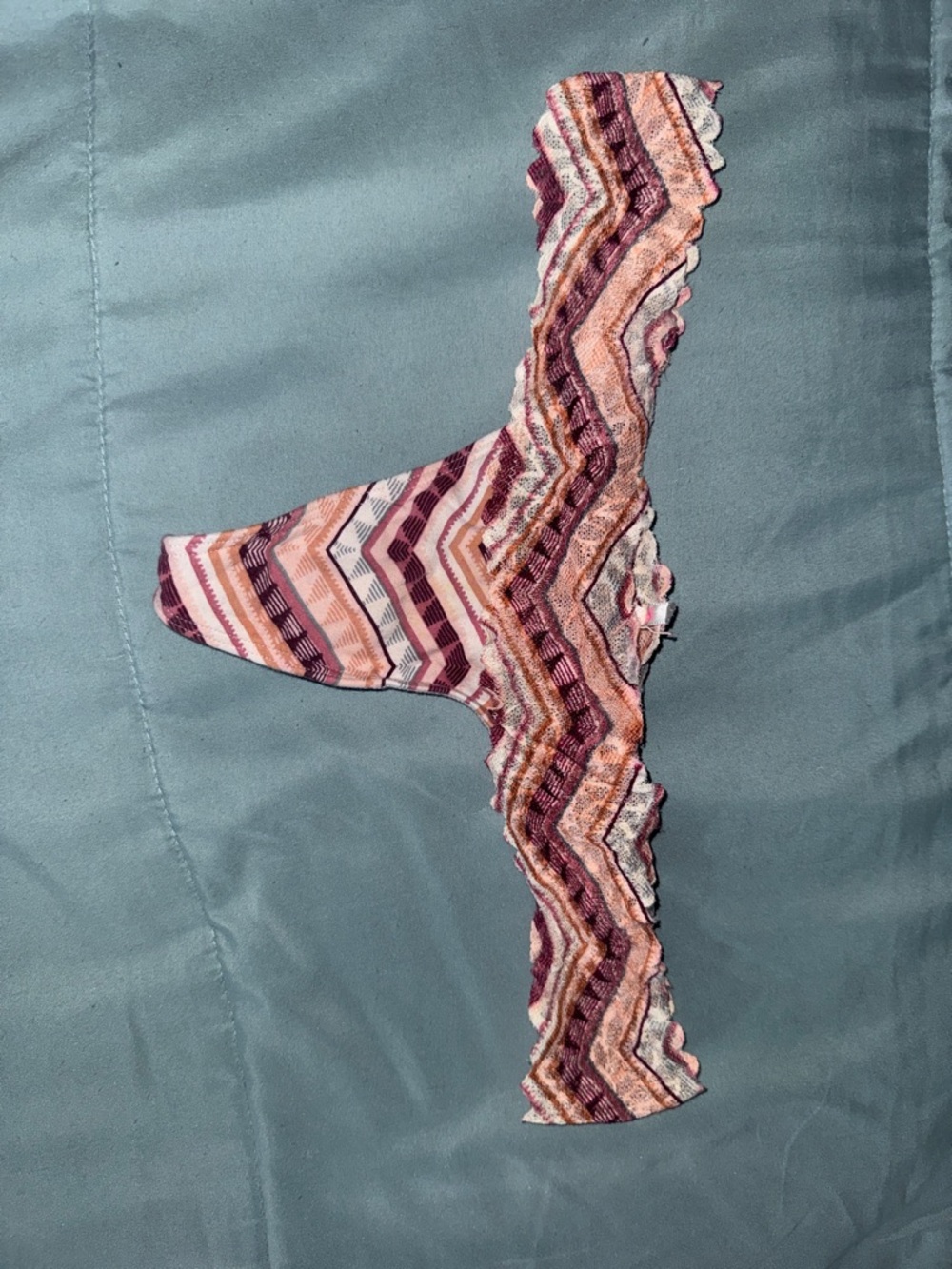 PINK Victoria's Secret Zigzag Lace-Edge Thong in Pink and Burgundy